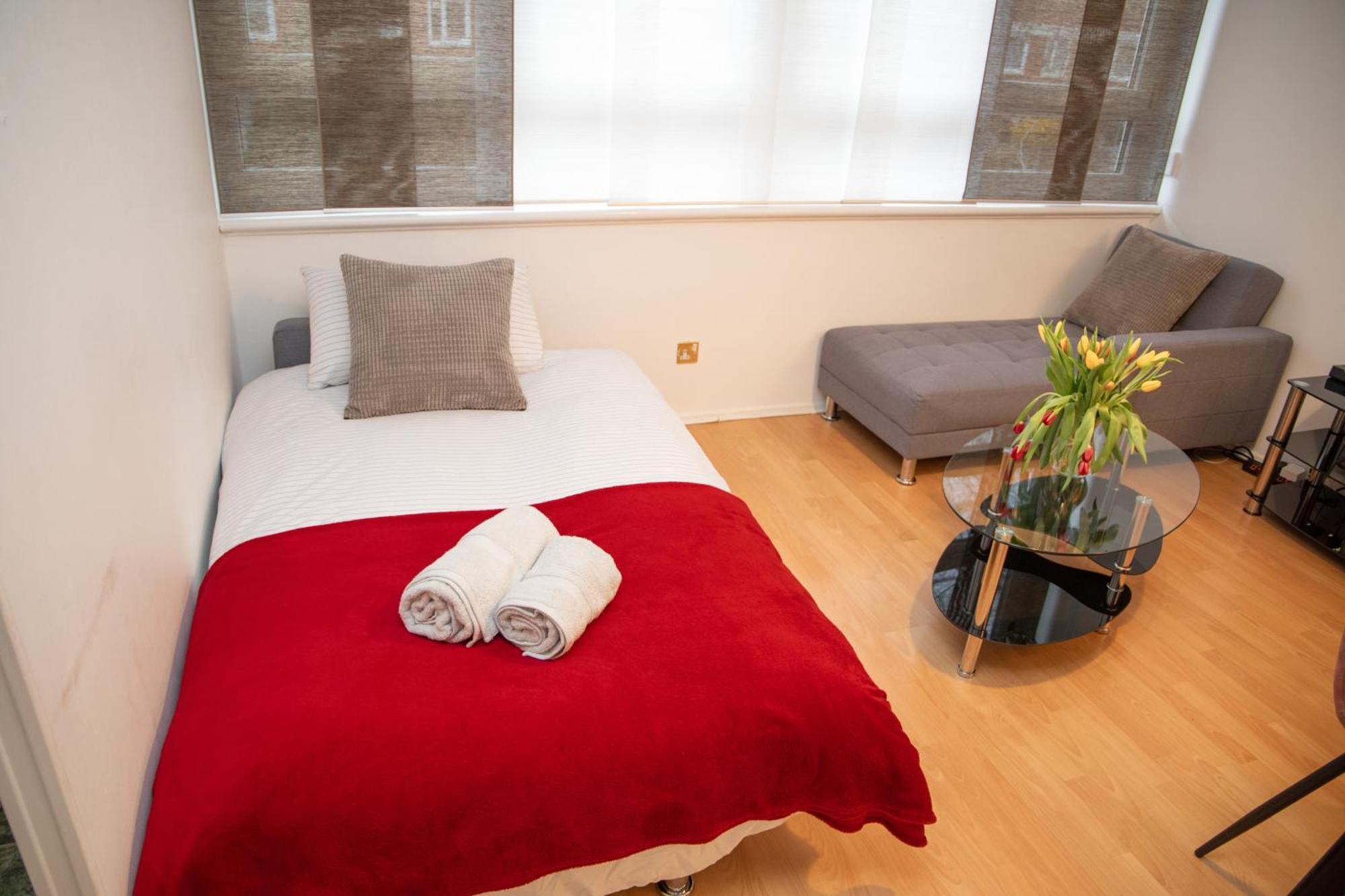 Bright And Spacious One Bedroom Apparment, Free Parking Londres Extérieur photo