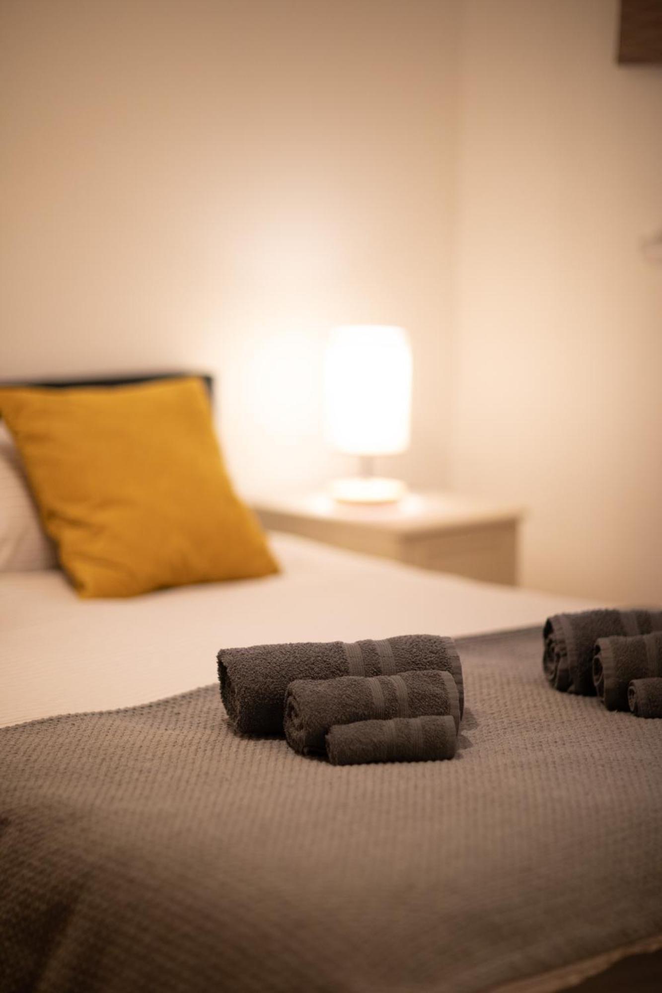 Bright And Spacious One Bedroom Apparment, Free Parking Londres Extérieur photo